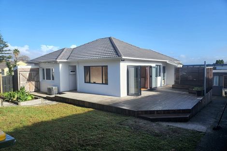 Photo of property in 20 Humphrey Kemp Avenue, Henderson, Auckland, 0612