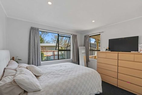 Photo of property in 24 Pukeroa Place, Papakura, 2110