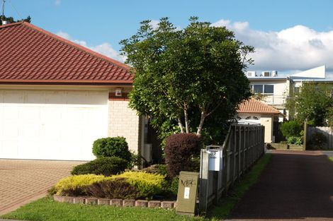 Photo of property in 88 Bob Charles Drive, Golflands, Auckland, 2013