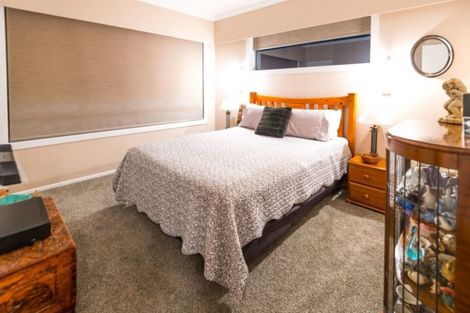 Photo of property in 22 Routly Avenue, Pukekohe, 2120