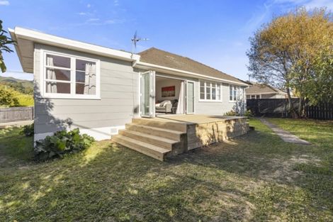 Photo of property in 2 Kowhai Street, Naenae, Lower Hutt, 5011