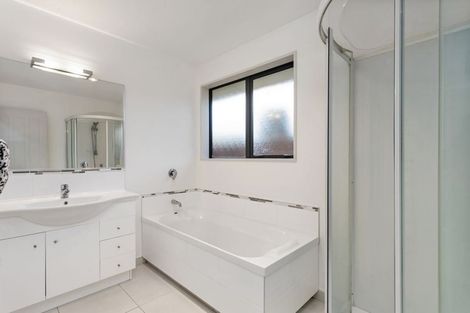 Photo of property in 10 Dunaverty Place, Broomfield, Christchurch, 8042