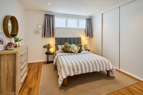 Photo of property in 41 Raroa Terrace, Tawa, Wellington, 5028