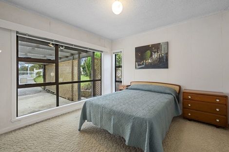 Photo of property in 1/3 Hall Road, Glenfield, Auckland, 0629