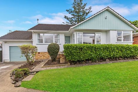 Photo of property in 4 Portadown Avenue, Pakuranga Heights, Auckland, 2010