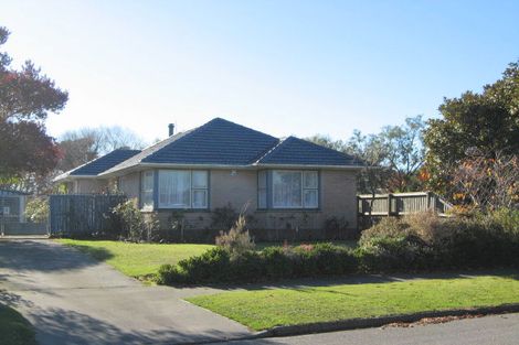 Photo of property in 30 Warren Crescent, Hillmorton, Christchurch, 8025