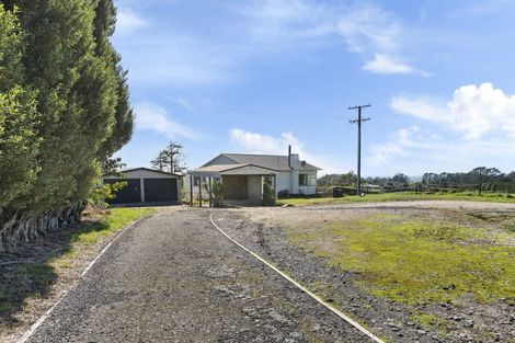 Photo of property in 1382 Carrington Road, Hurworth, New Plymouth, 4371