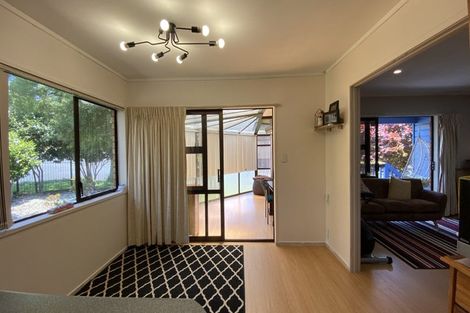 Photo of property in 33 Dianne Louise Drive, Half Moon Bay, Auckland, 2012