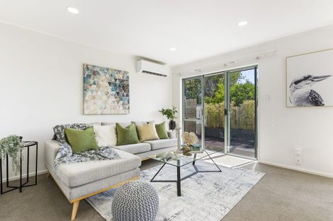 Photo of property in 2/67 Andrew Road, Howick, Auckland, 2010