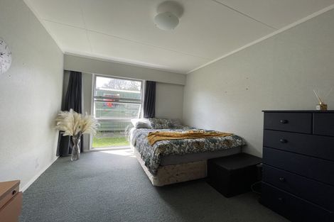 Photo of property in 35a Pehi Kupa Street, Waikanae, 5036