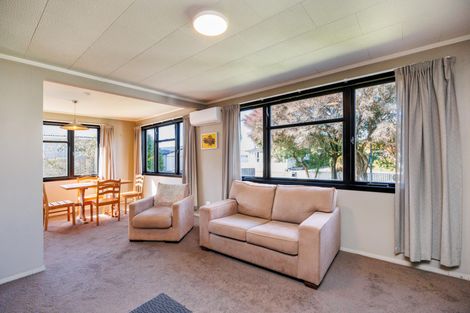 Photo of property in 3 Ilford Place, Awapuni, Palmerston North, 4412