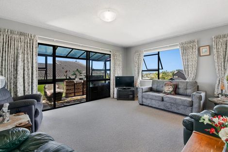 Photo of property in 1/213 Hibiscus Coast Highway, Red Beach, 0932