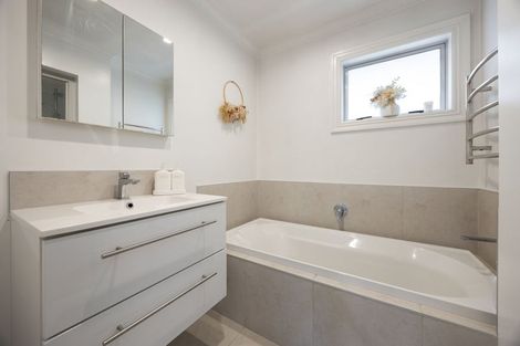 Photo of property in 6 Erika Place, Fairview Downs, Hamilton, 3214