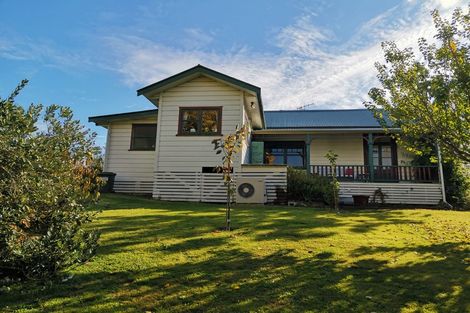 Photo of property in 21 Church Street, Waipawa, 4210