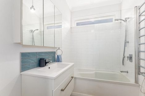 Photo of property in 60 Stanley Street, Berhampore, Wellington, 6023