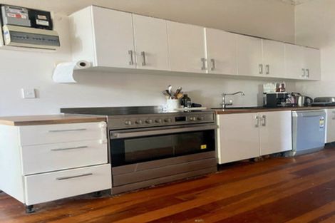 Photo of property in 1/98 Birkenhead Avenue, Birkenhead, Auckland, 0626