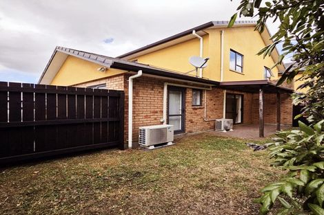 Photo of property in 4/1 Charlenne Close, Ranui, Auckland, 0612