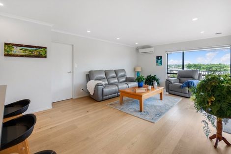 Photo of property in 1/56 Aberfeldy Avenue, Highland Park, Auckland, 2010
