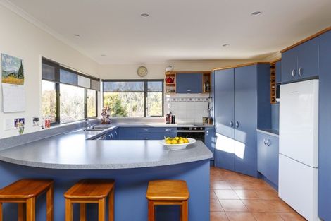 Photo of property in 15 Greenwood Place, Fitzherbert, Palmerston North, 4410