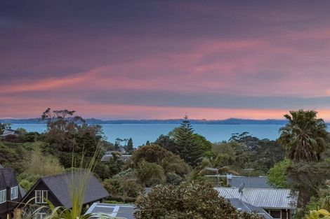 Photo of property in 33 Bleakhouse Road, Howick, Auckland, 2014