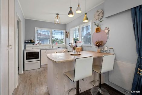 Photo of property in 1/40 Cheval Drive, Totara Vale, Auckland, 0629