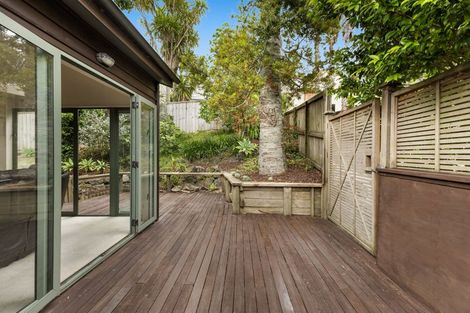 Photo of property in 30 Glenwood Avenue, Birkenhead, Auckland, 0626