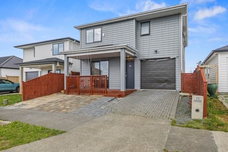 Photo of property in 25 Woven Place, Karaka, 2113