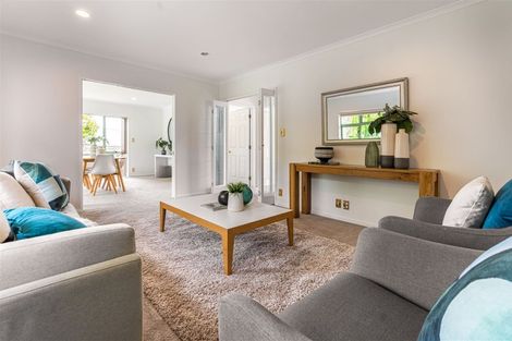 Photo of property in 10 Sandpiper Grove, Unsworth Heights, Auckland, 0632