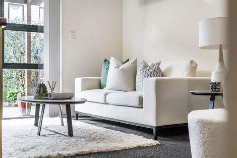 Photo of property in 4/15 Harbour View Road, Te Atatu Peninsula, Auckland, 0610