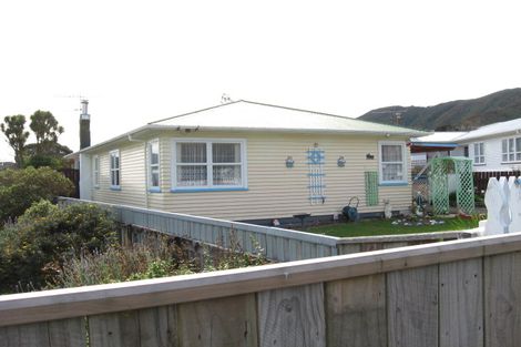 Photo of property in 5 Kim Street, Wainuiomata, Lower Hutt, 5014