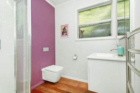 Photo of property in 27 Hampton Hill Road, Tawa, Wellington, 5028