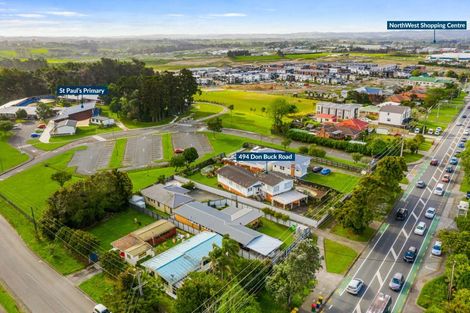 Photo of property in 494 Don Buck Road, Massey, Auckland, 0614