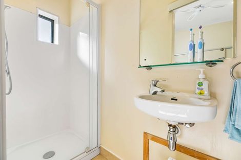 Photo of property in 2/150 Chapel Road, Flat Bush, Auckland, 2019