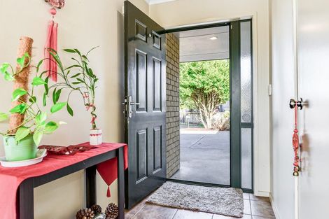 Photo of property in 19 Nobleman Place, Hamilton East, Hamilton, 3216