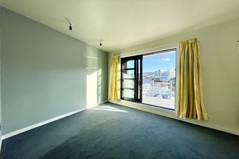 Photo of property in Endeavour Apartments, 125u2 Thorndon Quay, Pipitea, Wellington, 6011