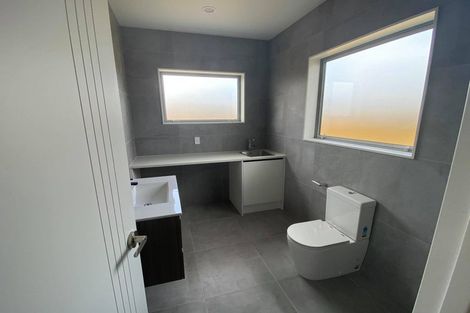 Photo of property in 13 Walter Ruddock Avenue, Kumeu, 0810