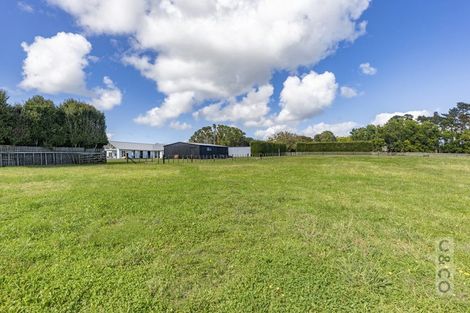 Photo of property in 88 Taupaki Road, Taupaki, 0782