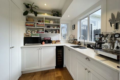 Photo of property in 27 Waru Street, Khandallah, Wellington, 6035