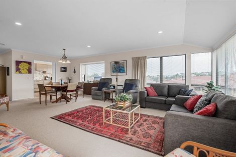 Photo of property in 62 Grosvenor Gardens, Flagstaff, Hamilton, 3210