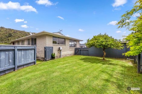 Photo of property in 10a Helvetia Grove, Naenae, Lower Hutt, 5011