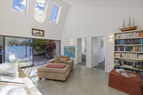Photo of property in 8 Jacks Point Rise, Jacks Point, Queenstown, 9371