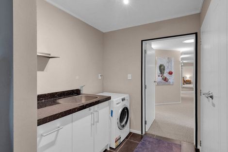 Photo of property in 48 Wiltshire Drive, Huntington, Hamilton, 3210