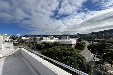 Photo of property in Fountain Court Flats, 48 Oriental Parade, Oriental Bay, Wellington, 6011