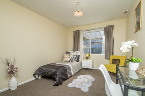 Photo of property in 19 Sturrocks Road, Redwood, Christchurch, 8051