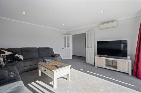 Photo of property in 28 Matthews Crescent, Cromwell, 9310