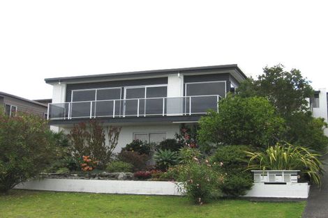 Photo of property in 3/11 Marama Street, Castor Bay, Auckland, 0620