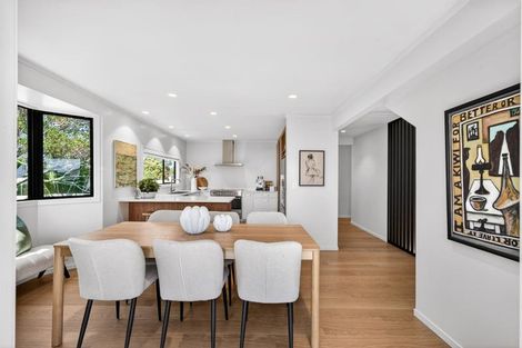 Photo of property in 2/10 Sylvan Park Avenue, Milford, Auckland, 0620