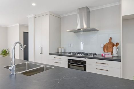 Photo of property in 5 Kakariki Lane, Rototuna North, Hamilton, 3210