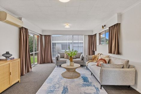 Photo of property in 28 Sawtell Place, Northcote, Christchurch, 8052