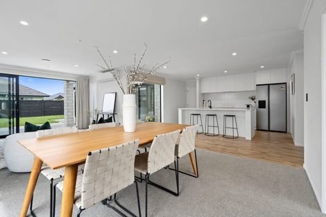 Photo of property in 28 Isobel Hodgson Drive, Cambridge, 3434